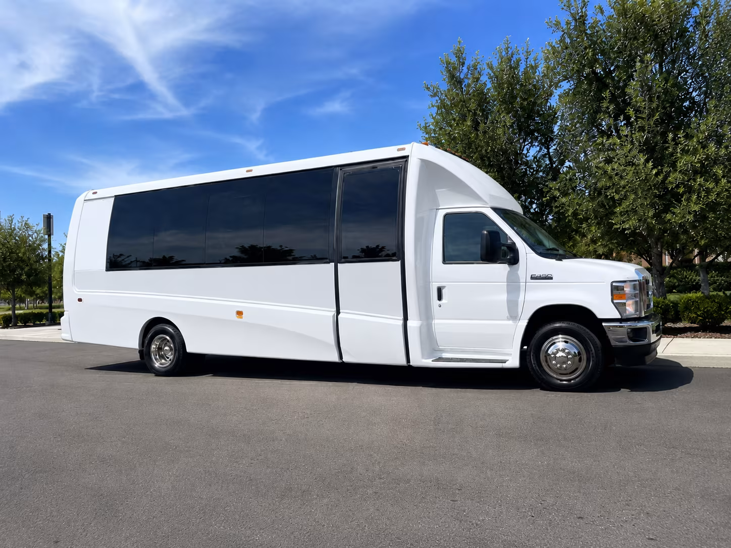 corporate airport transfer buses to newark liberty and beyond